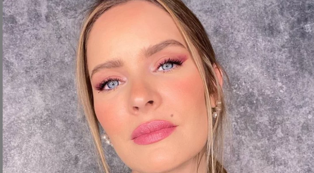 Anita Brand | Βρήκε την απόχρωση στο μολύβι ματιών που κάνει τα ανοιχτόχρωμα μάτια πιο λαμπερά