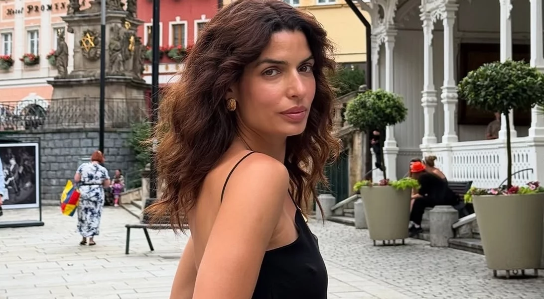 Η Τόνια Σωτηροπούλου με μαύρο φόρεμα | Πώς να αντιγράψεις το look της το καλοκαίρι