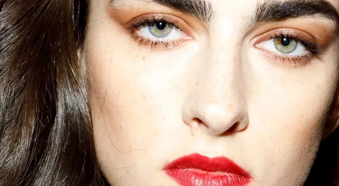 5 αλάνθαστες συμβουλές για να δημιουργήσεις ένα sexy βραδινό μακιγιάζ