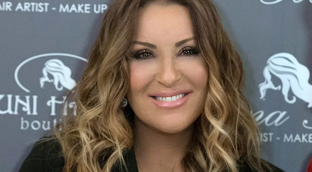 Αυτά είναι τα sneakers που φορούν οι πιο ενημερωμένες fashionistas | Τα φόρεσε και η Ναταλία Γερμανού