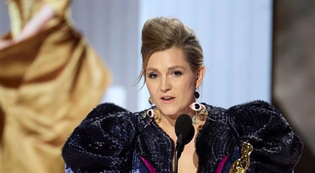 Ξεκινά η έκθεση "Poor Things. Τα Κοστούμια" στο Μουσείο Μπενάκη- Σήμερα η ομιλία της οσκαρικής ενδυματολόγου Holly Waddington