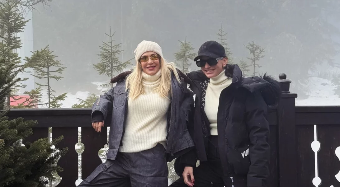 Δήμητρα Κούστα & Άννα Βίσση | Με ταιριαστό εκδρομικό look σε πολυτελές χειμερινό θέρετρο των Άλπεων