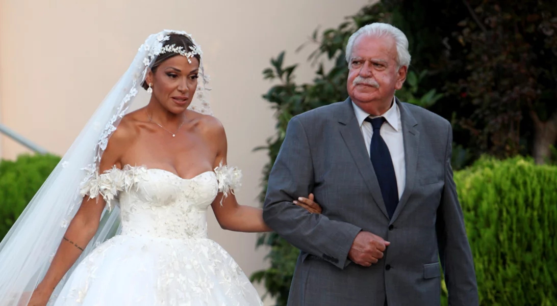 Ελένη Χατζίδου - Ετεοκλής Παύλου | Οι πρώτες φωτογραφίες από τον γάμο τους και το εντυπωσιακό νυφικό