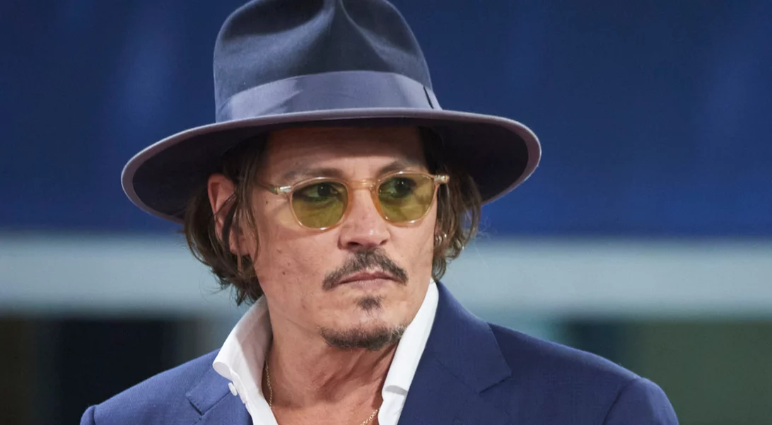 Ο Johnny Depp ως Λουδοβίκος ΙΕ της Γαλλίας!