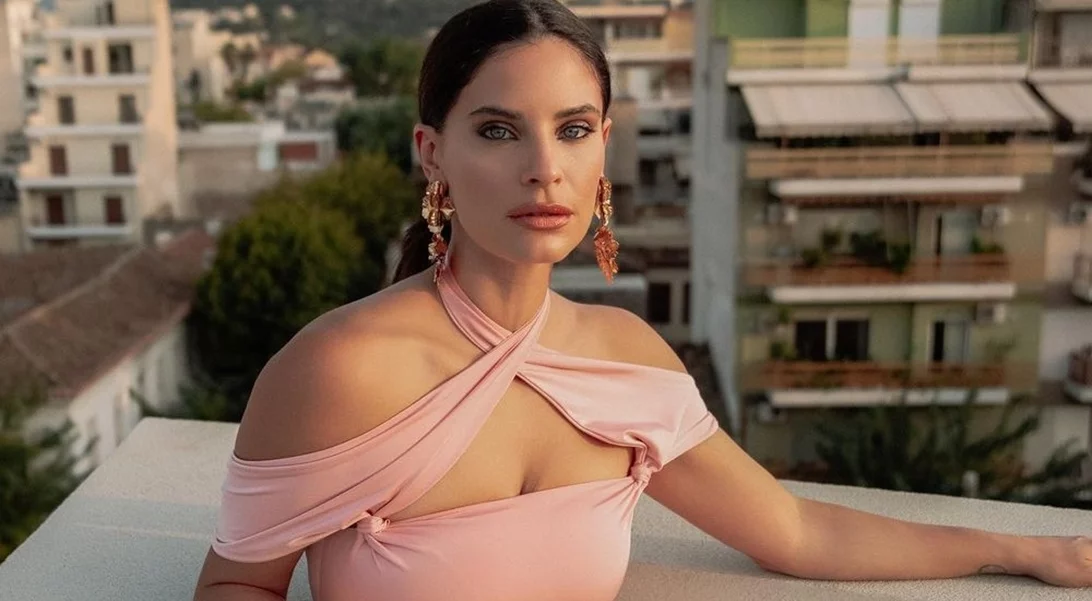 Η Χριστίνα Μπόμπα είναι μια από εμάς | Η εξομολόγησή της για τα ψηλοτάκουνα