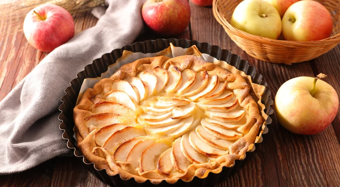 Η πιο λαχταριστή μηλόπιτα που έχεις δοκιμάσει | Με τρία υλικά και χωρίς ζάχαρη