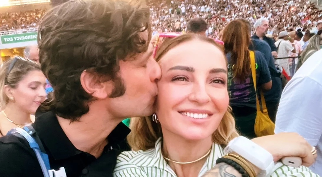 Αποστόλης Τότσικας - Ρούλα Ρέβη | Απόδραση στη Βαρκελώνη μαζί με τα παιδιά τους