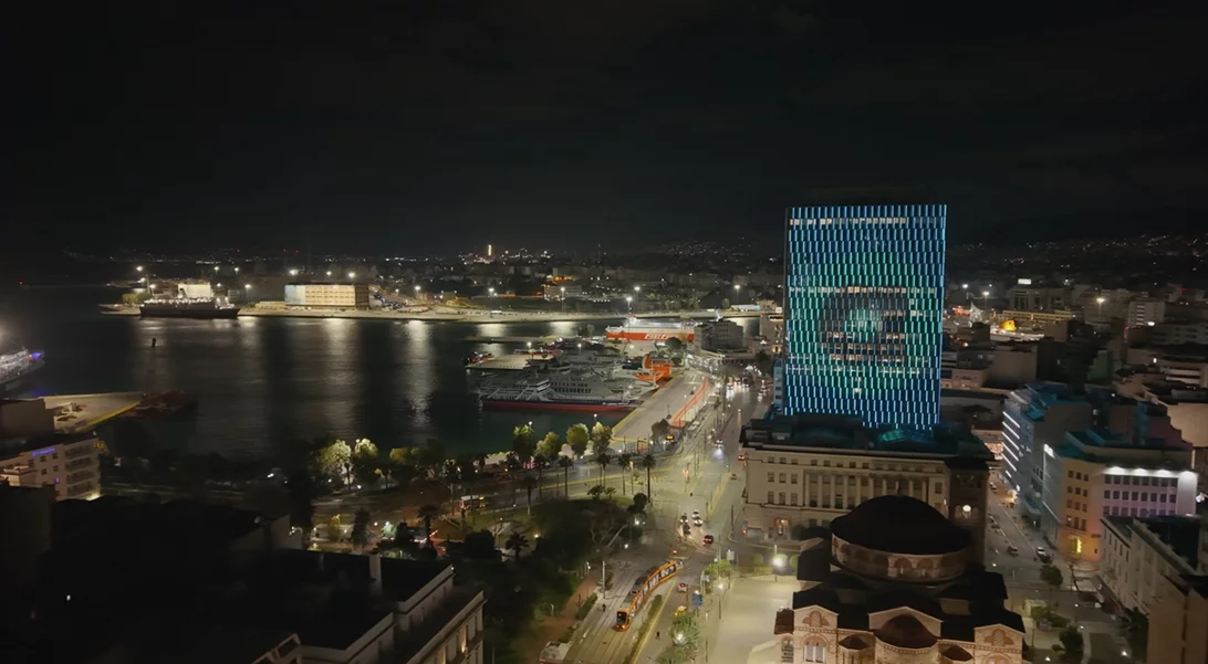 Ο Πύργος του Πειραιά στα χρώματα της Allwyn