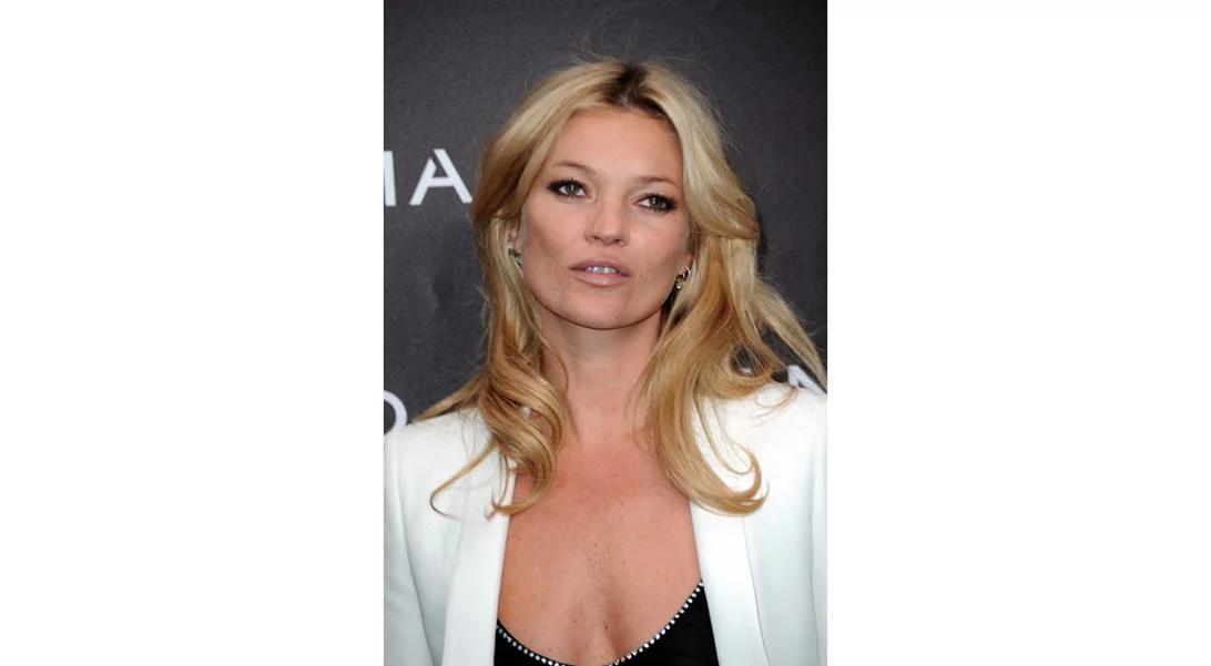 Kate Moss | Πρωταγωνιστεί στην καμπάνια της νέας συλλογής εσωρούχων της Kim Kardashian