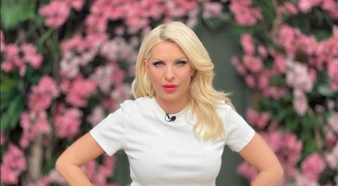 Όταν η Ελένη Μενεγάκη ντύθηκε Αλίκη Βουγιουκλάκη στο πλατό της εκπομπής της