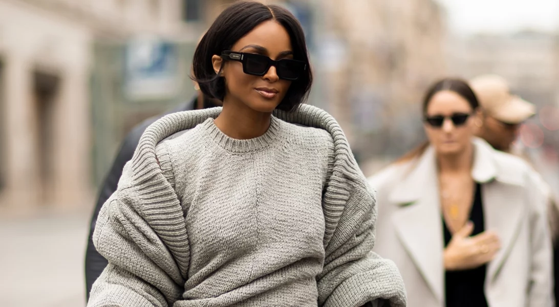 Τα "quiet luxury" πουλόβερ που θα φοράς όλο τον χειμώνα