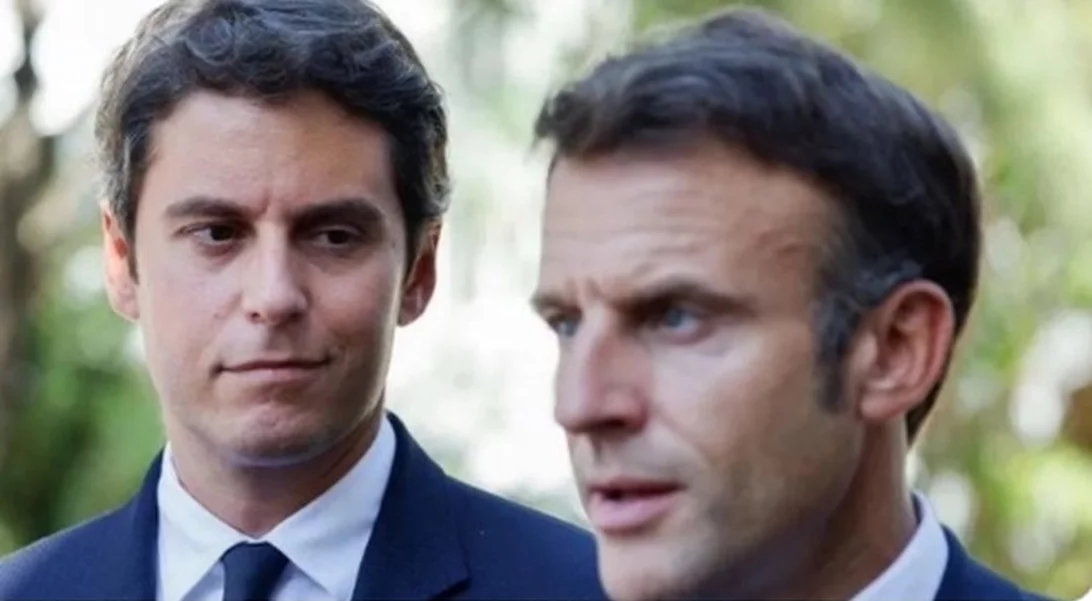 Attal: Ο νέος πρωθυπουργός της Γαλλίας έχει ελληνικές ρίζες- Το σύμφωνο συμβίωσης με ευρωβουλευτή, ο πρώτος έρωτας με τραγουδίστρια