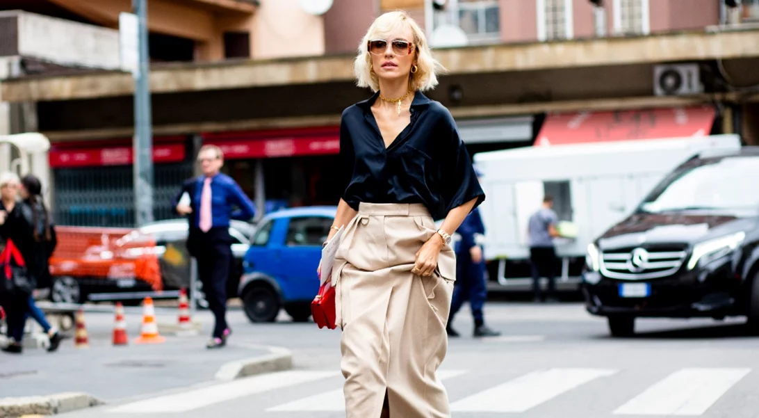 Είσαι petite; Ανακαλύψαμε 4 στιλιστικά tips που θα κάνουν πιο εύκολο και κομψό το ντύσιμο