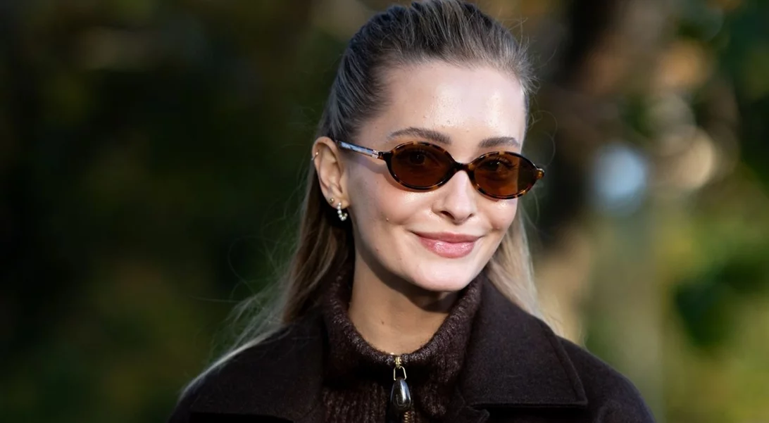 Είμαι beauty editor και αυτή είναι η πούδρα που αγοράζω ξανά και ξανά