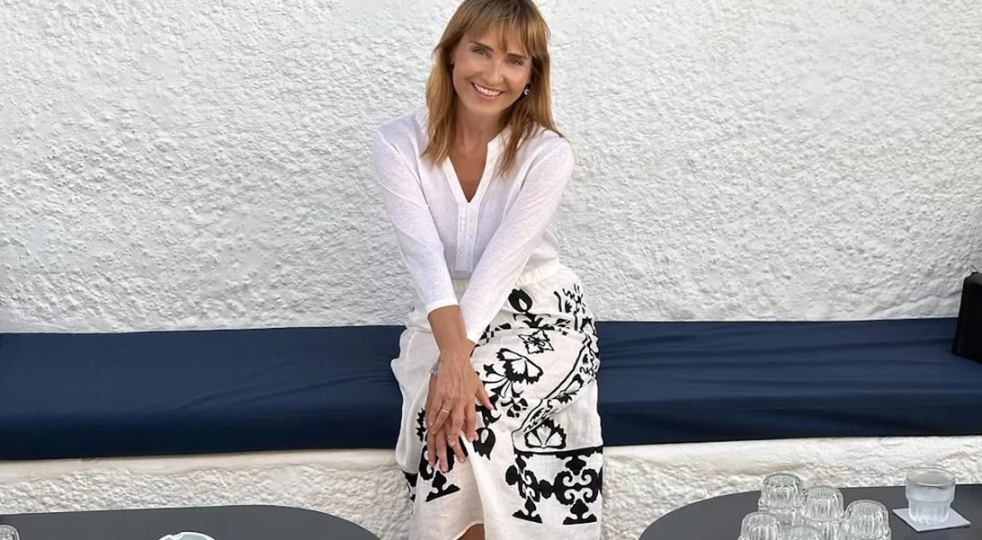 Μάρα Ζαχαρέα | Με denim σύνολο στην πιο διαδραστική έκθεση της Αθήνας