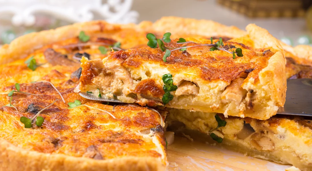 Αφράτη πρασόπιτα με γιαούρτι χωρίς φύλλο | Η πανεύκολη συνταγή της Αργυρώς Μπαρμπαρίγου