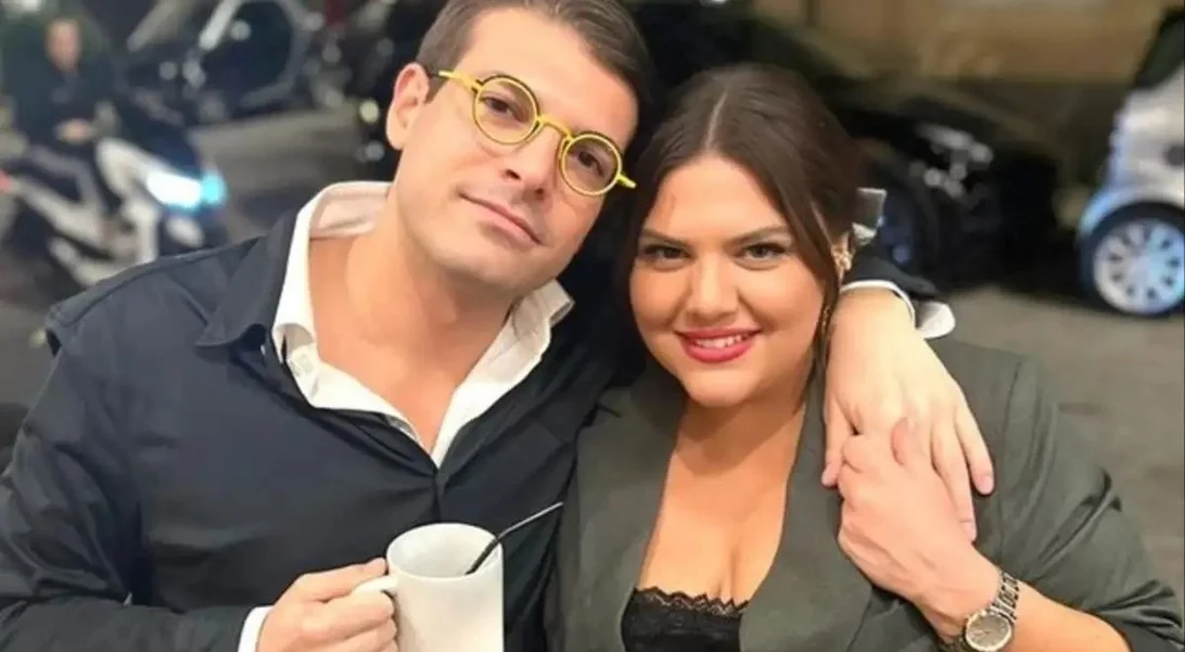 Δανάη Μπάρκα | Η τρυφερή, δημόσια ευχή της στον Φίλιππο Τσαγκρίδη για τη γιορτή του – Φωτογραφία από τη βιντεοκλήση τους