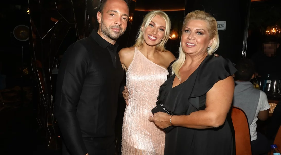 Κωνσταντίνα Σπυροπούλου | Η τρυφερή έκπληξη στη μητέρα της