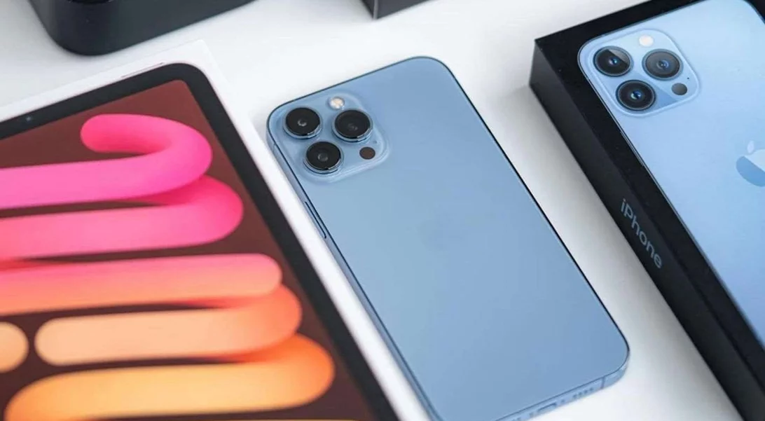 Η πιο έξυπνη αγορά για τα φετινά Χριστούγεννα είναι μια συσκευή "σαν καινούργια"