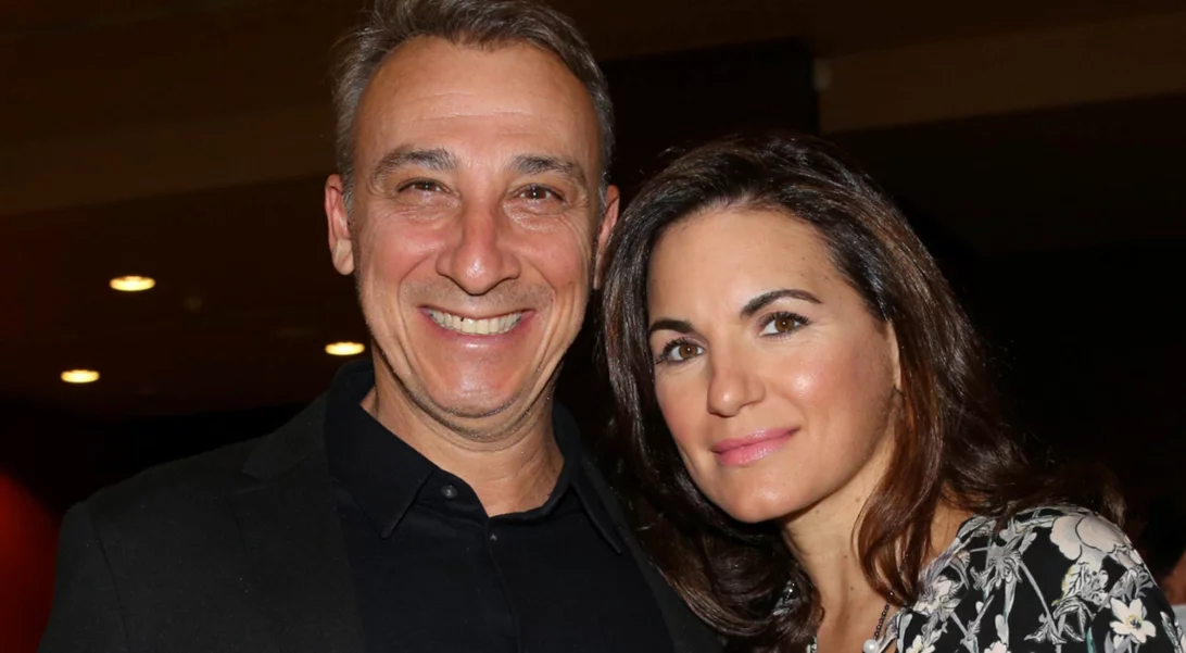 Η Όλγα Κεφαλογιάννη και ο Μίνως Μάτσας ανοίγουν τις πόρτες του σπιτιού τους