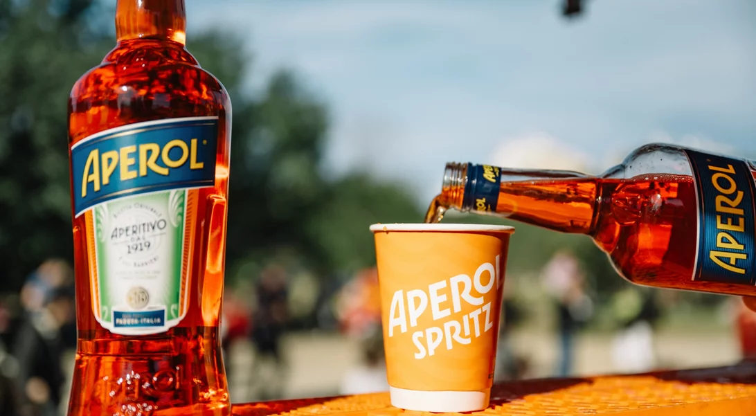 To Aperol πρωταγωνιστεί στα μεγαλύτερα φεστιβάλ του καλοκαιριού