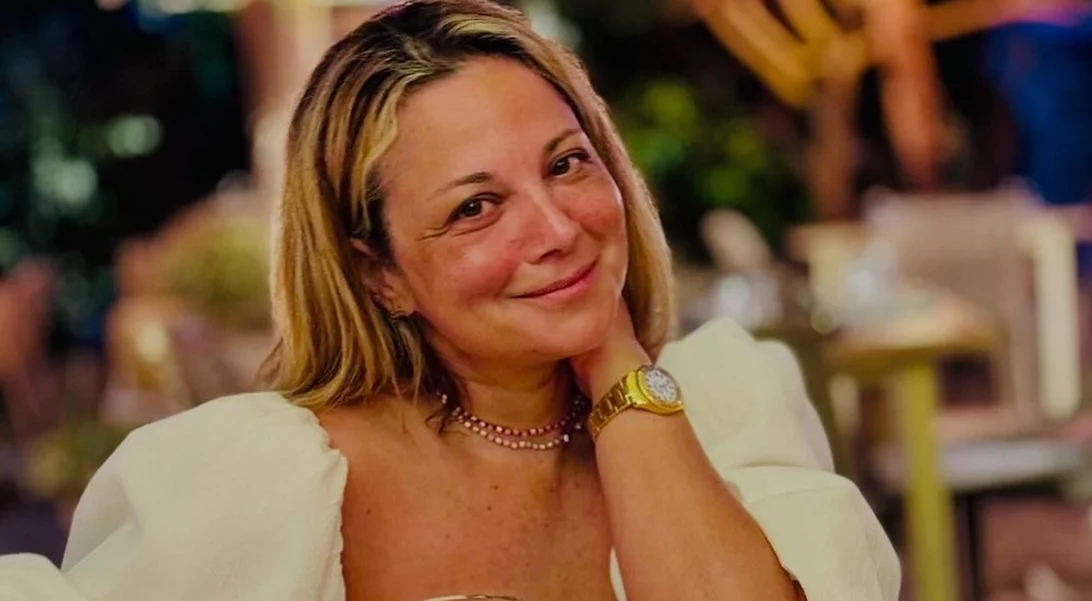 Το πανεύκολο χτένισμα της Νάνσυς Ζαμπέτογλου είναι τέλεια λύση για τις ζεστές μέρες του καλοκαιριού