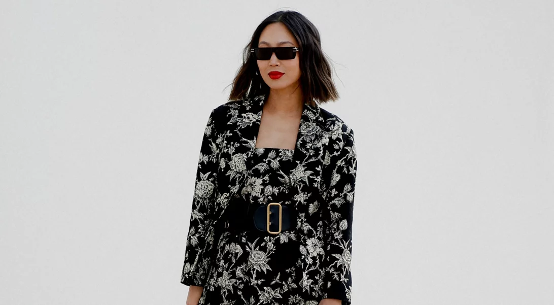 Οι χρήσιμες στιλιστικές συμβουλές που θα σε βοηθήσουν να ντυθείς κομψά τη μεταβατική περίοδο