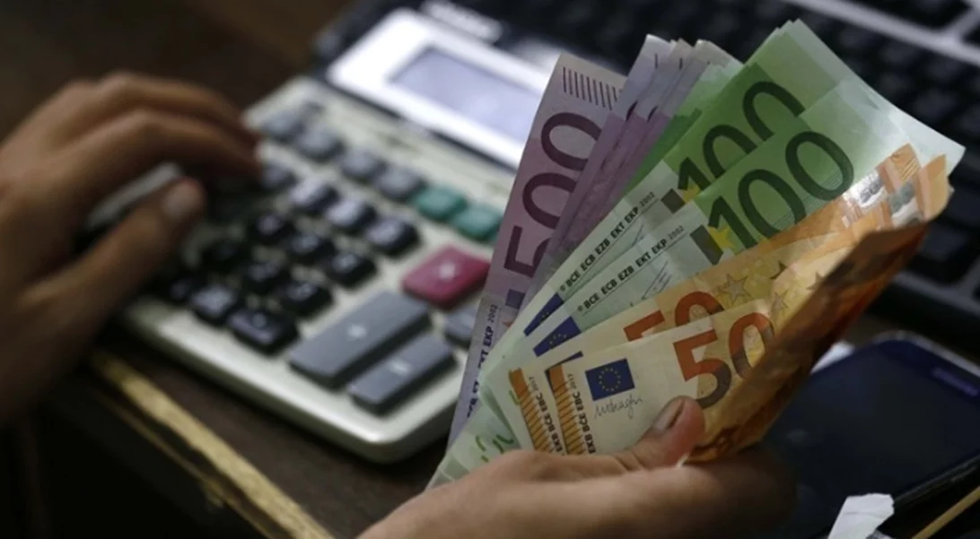 Αυξήσεις θα δουν από σήμερα οι εργαζόμενοι στον ιδιωτικό τομέα από τις φοροελαφρύνσεις