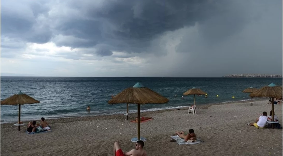 Από καύσωνας... φθινόπωρο | Ακραία αλλαγή με μπουρίνια και πτώση της θερμοκρασίας - Πού θα εκδηλωθούν σήμερα καταιγίδες