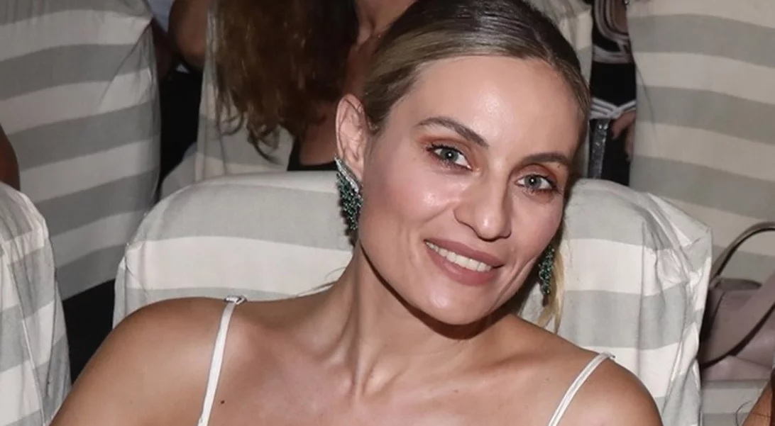 Η Ελεονώρα Μελέτη ποζάρει με μπικίνι και αυτοσαρκάζεται