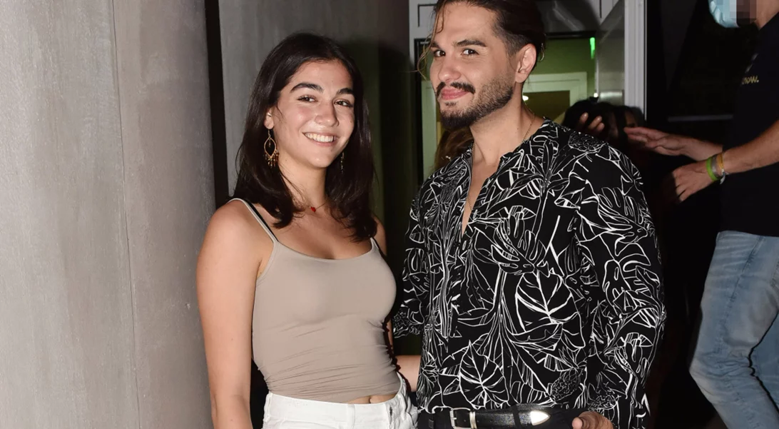 Μελίνα Νικολαΐδη | Η 17χρονη κόρη της Δέσποινας Βανδή εντυπωσίασε με τζιν σορτσάκι