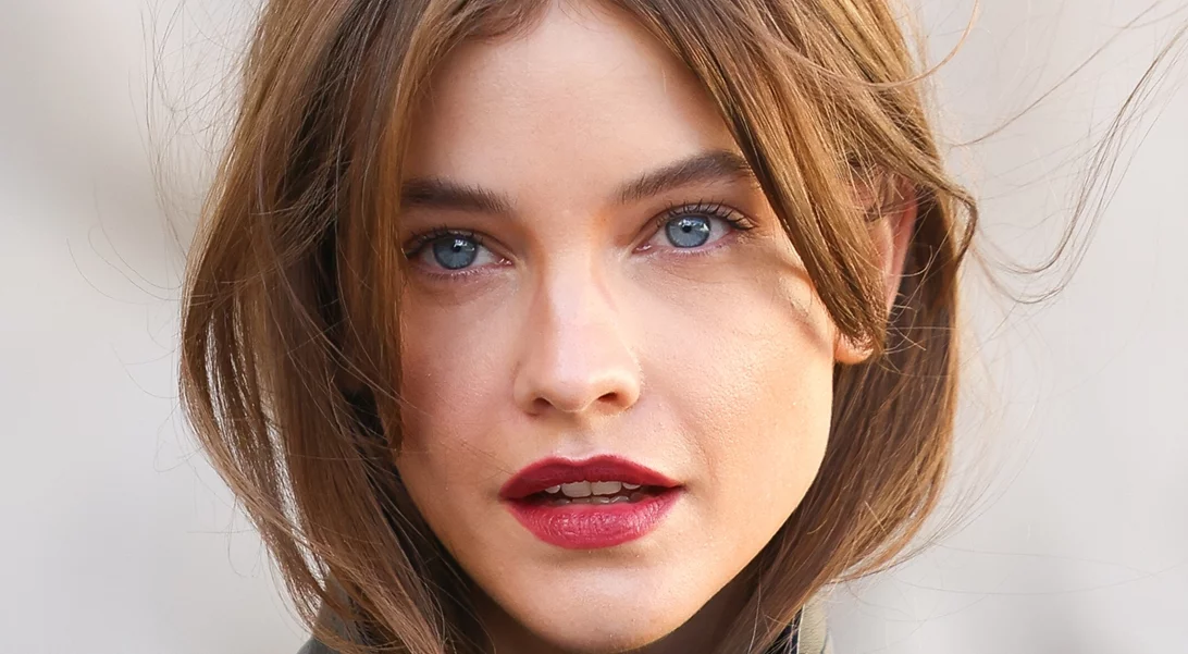 Θες γωνίες μοντέλου; Κάνε αυτές τις "γκριμάτσες" και δες το πρόσωπό σου να μεταμορφώνεται