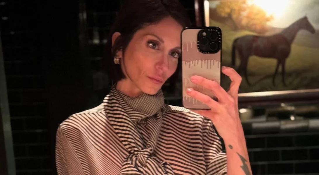 Στο προσωπικό της γυμναστήριο η Σοφία Καρβέλα | Οι καλοσχηματισμένοι κοιλιακοί που ζαλίζουν