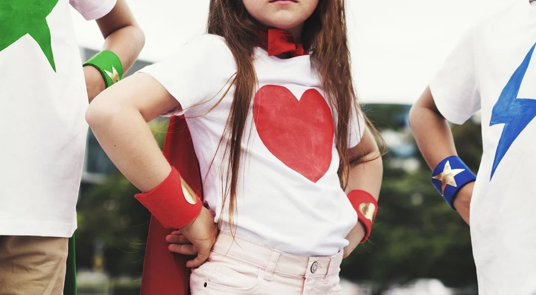 Γιατί δεν υπάρχουν "κοριτσίστικα" ρούχα με Σούπερ Ήρωες;