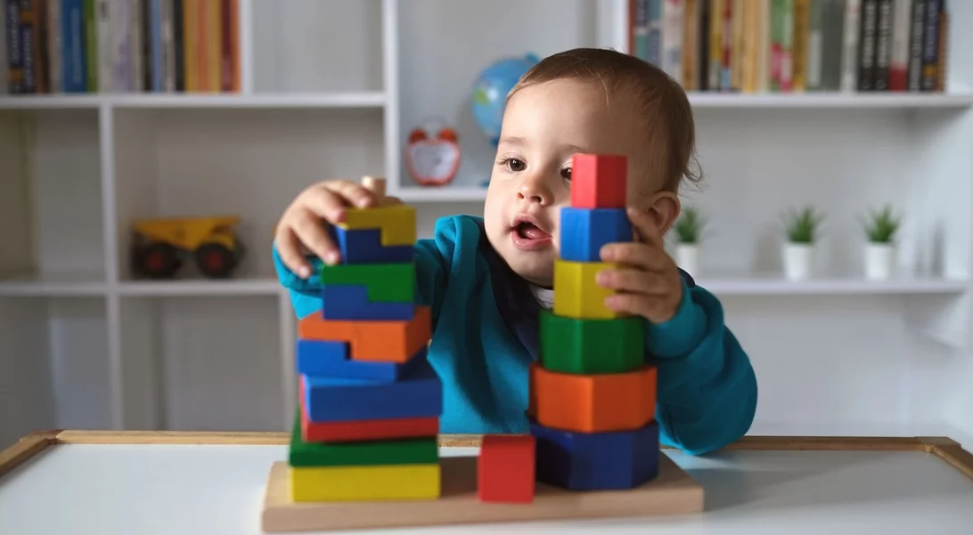 8 ιδανικά παιχνίδια για παιδιά μετά τα πρώτα τους γενέθλια