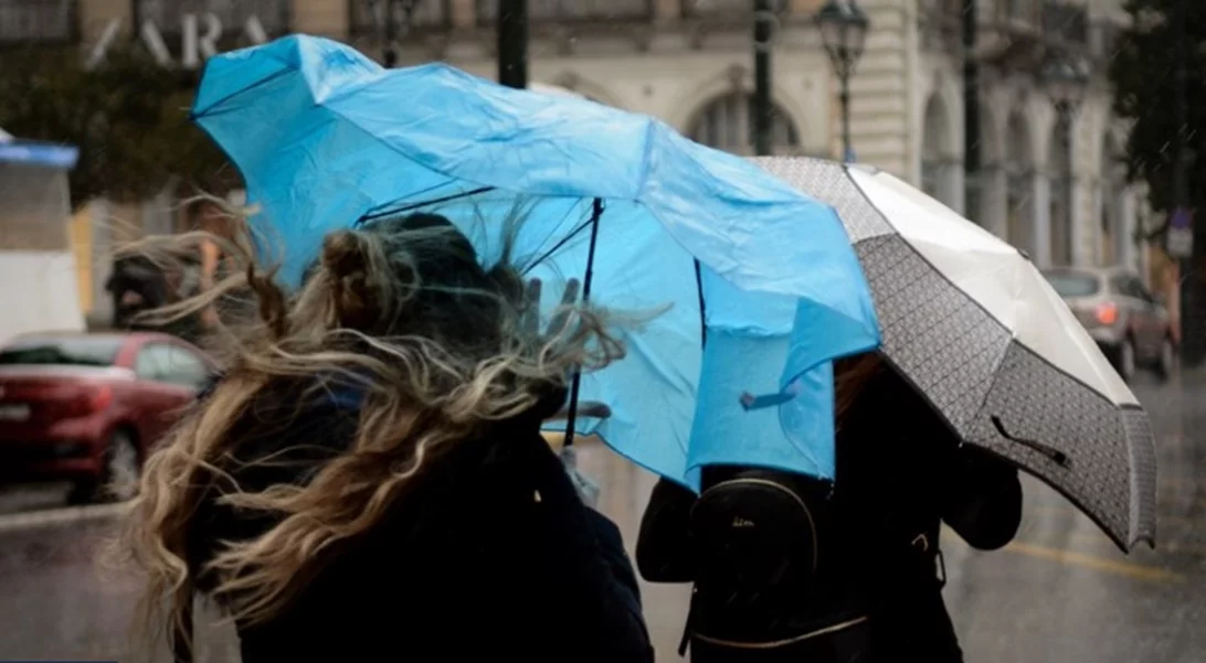 Εκτακτο δελτίο καιρού | Το βαρομετρικό χαμηλό "Denise" φέρνει καταιγίδες & ισχυρούς ανέμους - Πότε "χτυπά" την Αττική