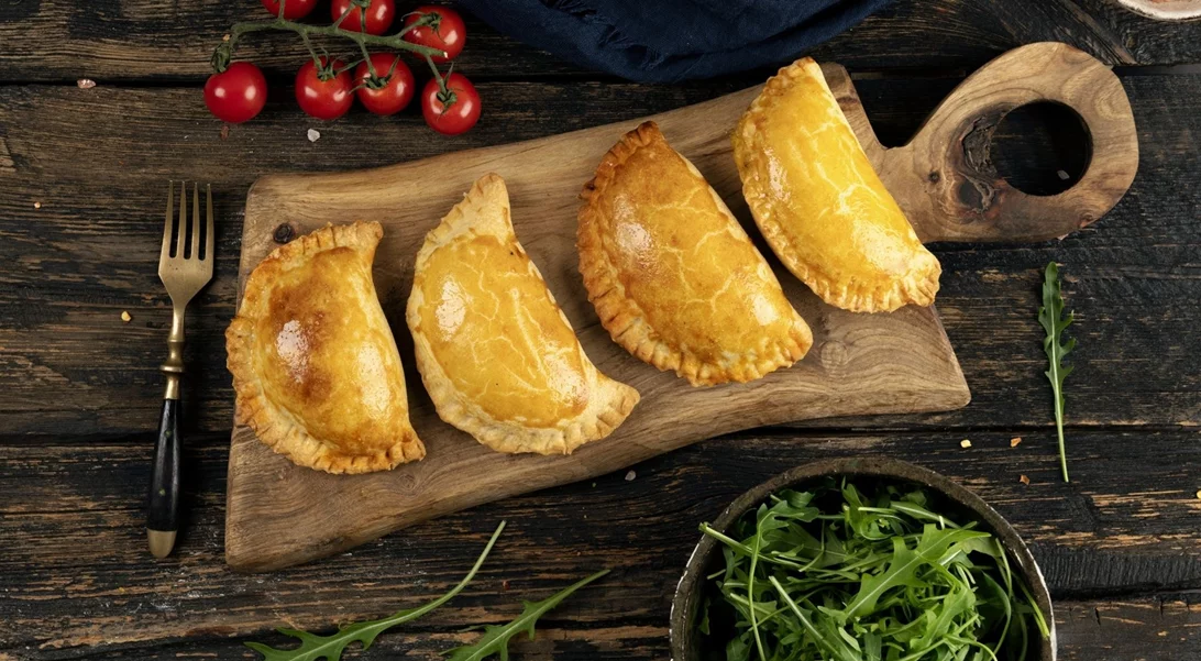Τυροπιτάκια σε 5 λεπτά...και γίνονται πεντανόστιμα!