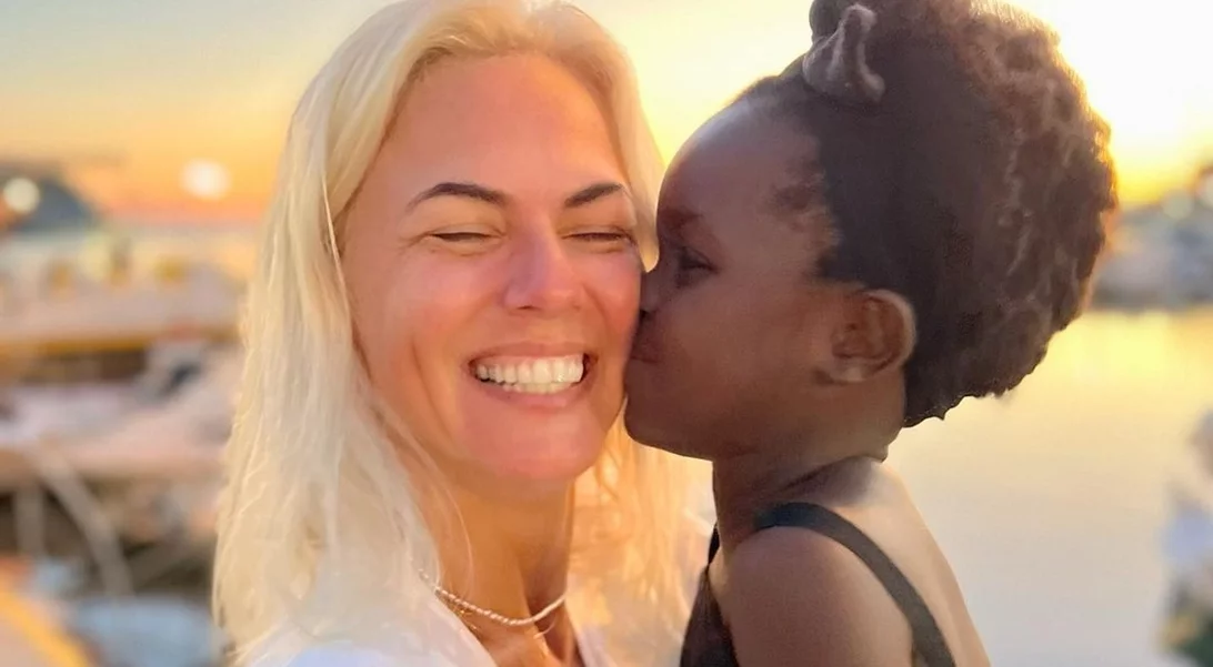 Γενέθλια για τη Χριστίνα Κοντοβά | Τα ξεχωριστό "πάρτι" στην παραλία, παρέα με την κόρη της, Έιντα