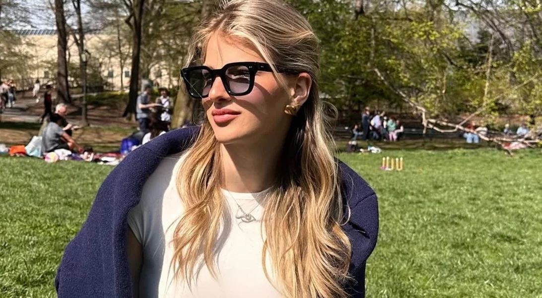 Καλλονή | Η Άννα Μαρία Ίβιτς βολτάρει στη Νέα Υόρκη με σορτς και crop top