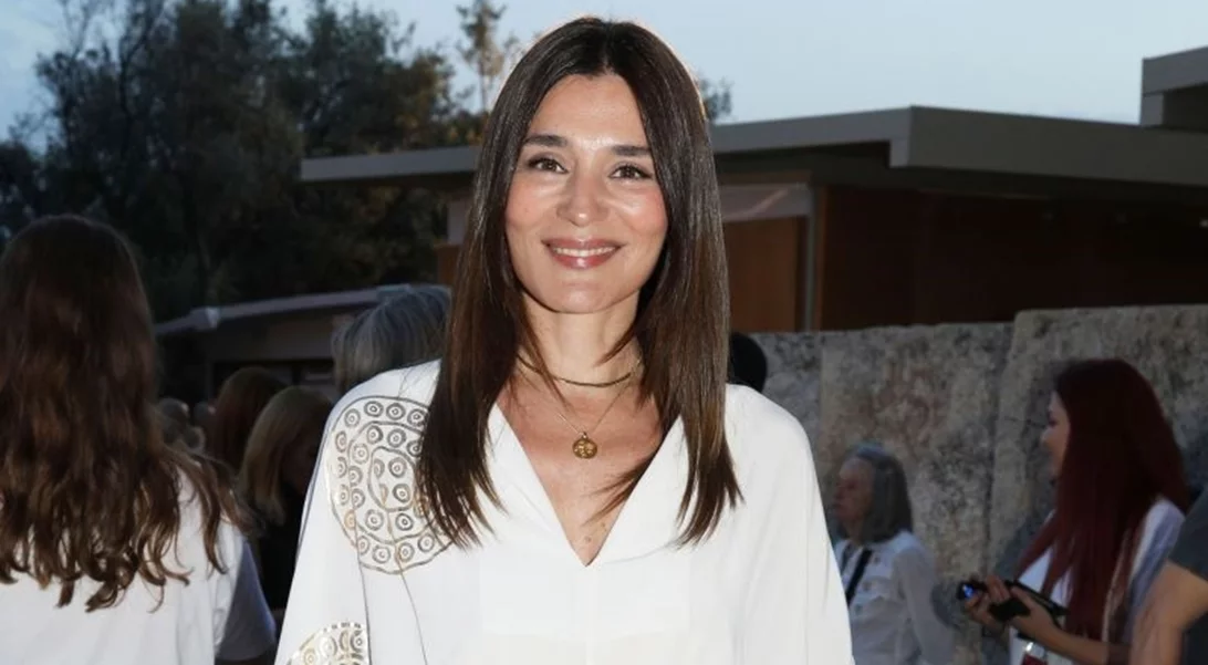 Η Μαρία Ναυπλιώτου σαν άλλη Μόνικα Μπελούτσι | Πανέμορφη με total black look