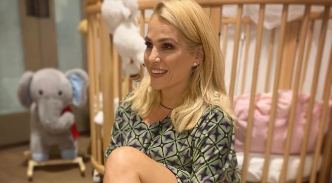 "Μαμά και κόρη μαζί" | Βόλτα για την Τζένη Μπότση και την κόρη της, Αλίκη στην Αθήνα