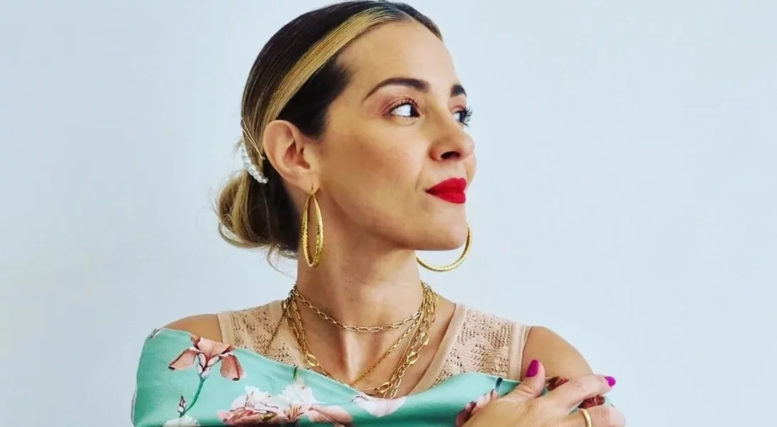 Νατάσσα Μποφίλιου | Το σπάνιο δημόσιο φιλί από τον γοητευτικό σύζυγό της, Χρήστο Κορτσέλη