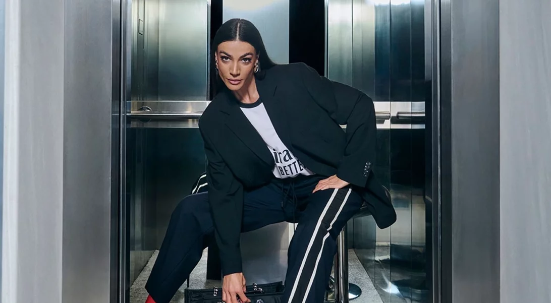 "Fashion in Motion" | Η Ήβη Αδάμου και ο Κώστας Μαρτάκης είναι τα νέα πρόσωπα της καμπάνιας της Haralas