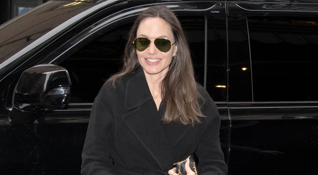 Angelina Jolie | Ζευγάρι με Βρετανό ράπερ;