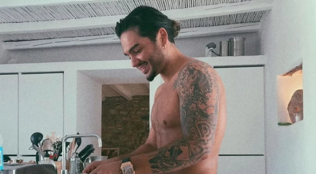 Ο Χρήστος Μάστορας είναι το απόλυτο καλοκαιρινό eye candy