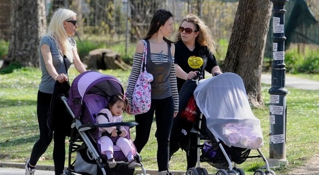 ΔΥΠΑ | 10.000 νέες θέσεις εργασίας για άνεργες γυναίκες - Πλήρης και μερική απασχόληση, με έμφαση στη μητρότητα