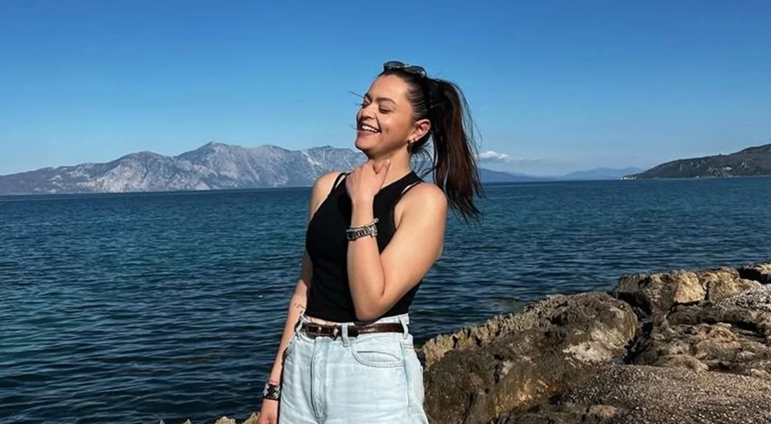 Μαριτίνα Ντενίση | Χωρίς τη μαμά της αλλά με το αγόρι της, σε ψαροταβέρνα στον Θεολόγο – Οι τρυφερές αναρτήσεις