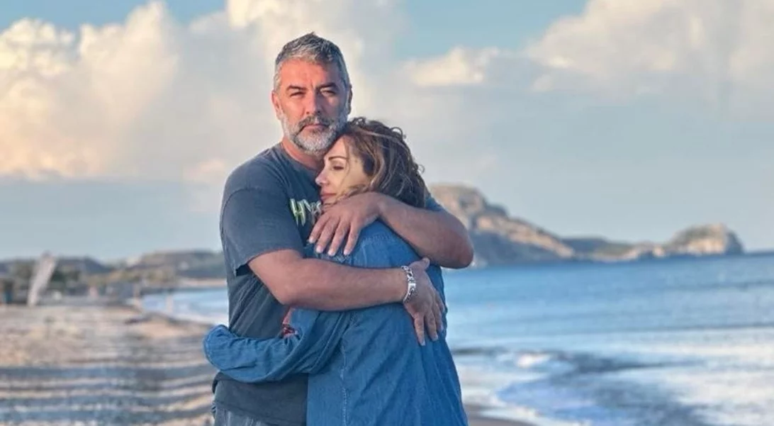 Δέσποινα Βανδή - Βασίλης Μπισμπίκης | Δείπνο για δύο στο Ρέθυμνο της Κρήτης