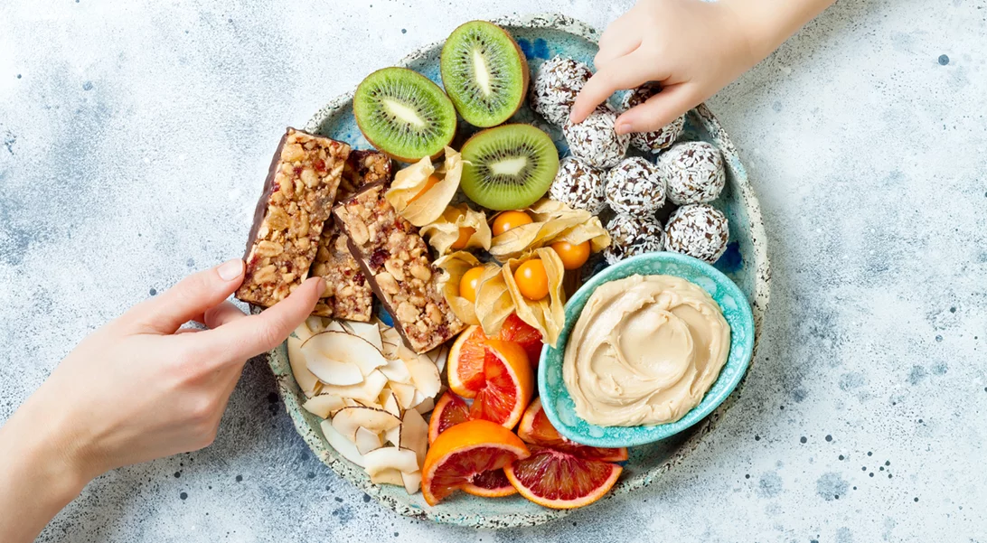 Υγιεινά σνακ με 2 υλικά για ένα γρήγορο, οικονομικό και χωρίς πολλή σκέψη αποτέλεσμα