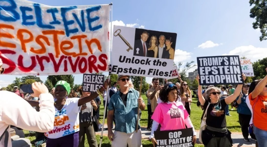 Έργα τέχνης και έπιπλα από την έπαυλη του Jeffrey Epstein πωλήθηκαν σε δημοπρασία